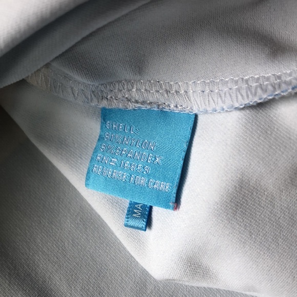 J. McLaughlin Signature Tee  / Woman’s Medium - Picture 5 of 9